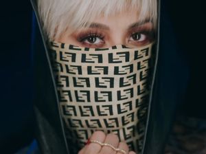 Penampilan Agnez Mo dengan Masker Seharga Motor Jadi Sorotan