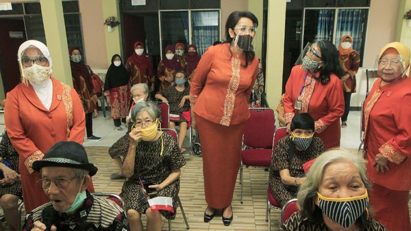 Aula Ibu Bangsa untuk Para Lansia
