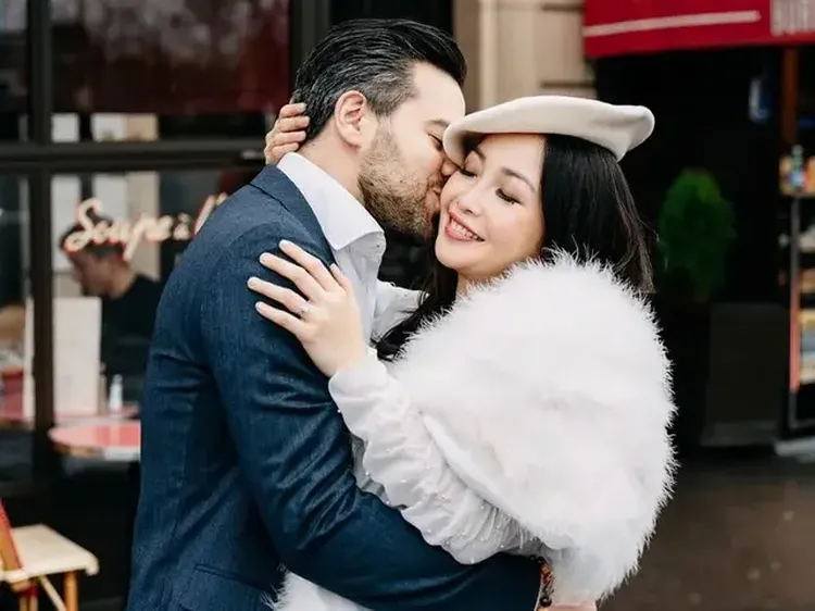 Heboh Chef Marinka Mesra dengan Bule Layaknya Prewedding