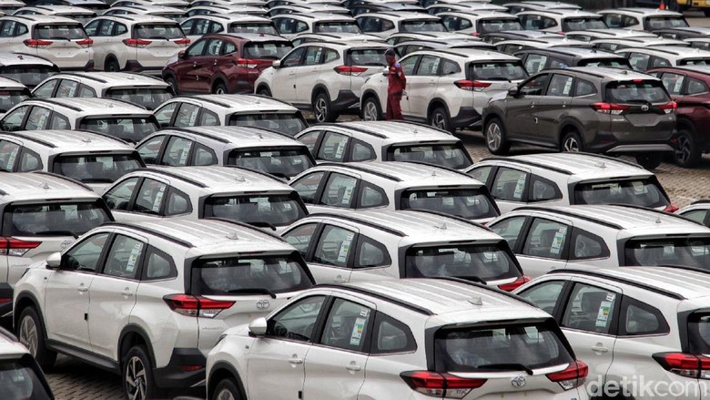 Ekspor Mobil di Indonesia Tetap Bergeliat di Tengah Pandemi Kegiatan ekspor mobil terus dilakukan meski di tengah pandemi COVID-19. Pasalnya, kegiatan ekspor merupakan salah satu pemasukan devisa ke negara.