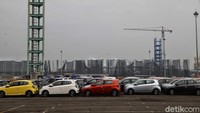 Meski terdampak pandemi, aktivitas ekspor mobil masih terus bergeliat di tengah pandemi COVID-19.