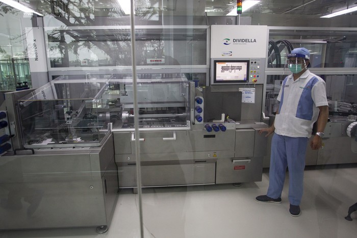 Suasana fasilitas produksi vaksin COVID-19,  di kantor Bio Farma, Bandung, Jawa Barat, Selasa (4/8/2020). ANTARA FOTO/Dhemas Reviyanto/hp.