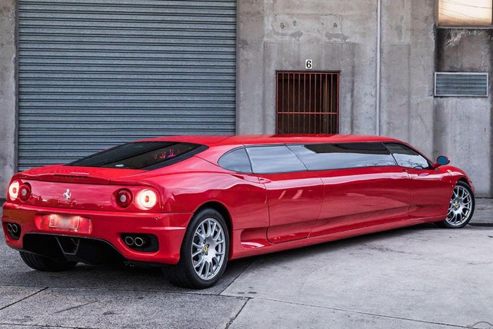 Ferrari 360 Modena yang dimodifikasi menjadi limusin Ferrari 360 Modena yang dimodifikasi menjadi limusin