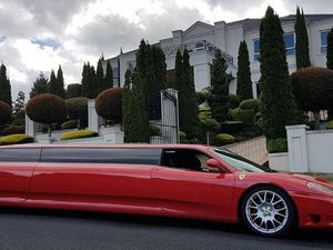 Bukan Buat Kebut-kebutan, Ferrari Ini Lebih Cocok untuk Acara Kawinan