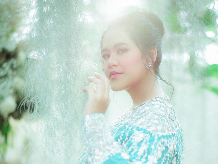 Foto Kahiyang Ayu Hamil Anak Kedua