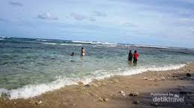Green Bowl Beach (Diah Sumariani/d'travelers via detik Travel)
