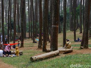 Foto: Wisatawan Mulai Berdatangan ke Batu Kuda Manglayang