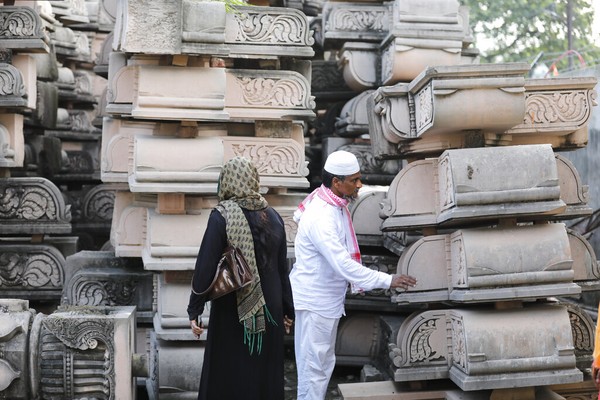 Pengadilan juga memerintahkan agar umat Islam diberikan 5 hektar tanah untuk membangun masjid baru di lokasi terdekat. AP Photo/Rajesh Kumar Singh Pengadilan juga memerintahkan agar umat Islam diberikan 5 hektar tanah untuk membangun masjid baru di lokasi terdekat. AP Photo/Rajesh Kumar Singh