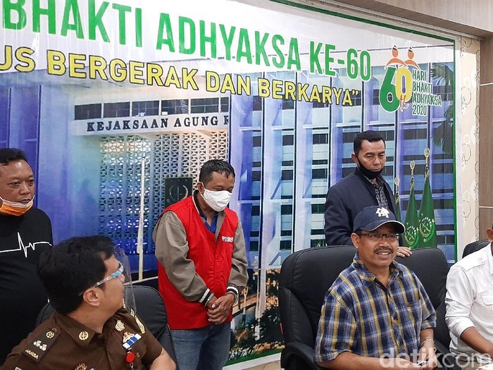 Jumpa pers penangkapan buronan kasus korupsi Pertamina di Kejari Cilacap, Selasa (4/8/2020).