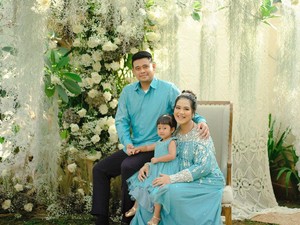 Potret Manis Kahiyang Ayu Beri Kejutan Ultah ke Suami