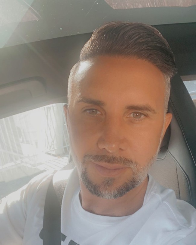 Sebuah perusahaan film porno kemudian menawarinya untuk menjadi aktor. Ia kemudian dikontrak oleh perusahaan film dewasa yang lebih besar yakni Brazzers.  Foto: dok. Instagram