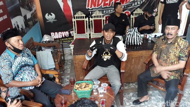 Ketua Tikus Pithi, Tuntas Subagyo (tengah) bersama Bagyo Wahyono (kanan) dan FX Supardjo (kiri), Selasa (4/8/2020).