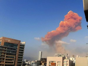 Detik-detik Ledakan Dahsyat di Lebanon: Asap Oranye hingga Berbentuk Jamur