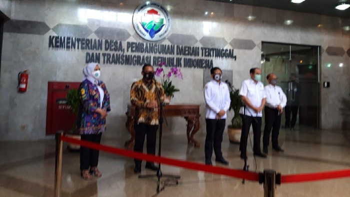 Mendagri Tito Karnavian dan Mendes PDTT Abdul Halim Iskandar (Foto: Rahel/detikcom)