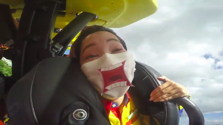 Naik Roller Coaster Tak Boleh Teriak, Jepang Bikin Masker Ekspresif Naik Roller Coaster Tak Boleh Teriak, Jepang Bikin Masker Ekspresif