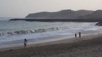 Pantai Tambakrejo merupakan salah satu tujuan wisata yang wajib dikunjungi wisatawan saat liburan tiba. Pantai yang terletak di Desa Tambakrejo, Kecamatan Wonotirto, Kabupaten Blitar. Pantai ini menawarkan pesona pasir putih kecoklatan yang sangat menawan. (Lena Ellitan/dtravelers)