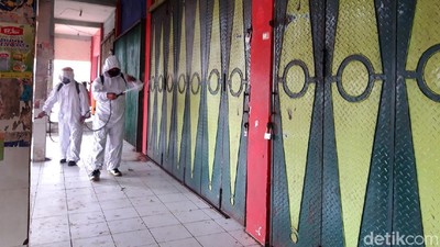 Pasar Sunggingan Boyolali Ditutup dan Disemprot Disinfektan