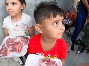 Daging Kurban Indonesia Dibagikan di Gaza, Seperti Ini Momennya