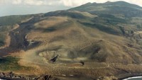 Bagi wisatawan, mungkin tak banyak yang belum mengenal nama Pulau Miyakejima di Jepang. Namun, pulau yang berjarak 180 Km dari teluk Tokyo ini menjadi saksi akan penggunaan masker sebagai bagian dari gaya hidup warganya (tokyoislands.jp)