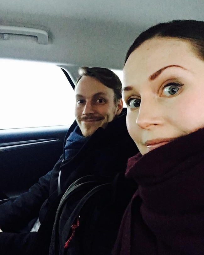 Kami telah tinggal bersama selama masa muda kami, masa dewasa, dan tumbuh lebih tua bersama anak tersayang kami. Dari semua orang, kamu adalah orang tepat untukku. Terima kasih karena sudah berada di sisiku, tulis Sanna Marin di akun Instagram. Foto: Instagram @sanna marin