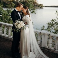 Pernikahan wanita yang lahir di Helsinki tersebut juga jadi perbincangan dua tahun lalu. Sanna akhirnya menikahi Markus Raikkonen yang seorang pemain bola setelah 16 tahun hidup bersama.Foto: Instagram @sanna marin