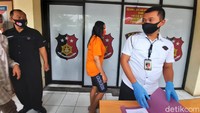 Untuk sekali kencan, sang muncikari mematok Rp 400 ribu per transaksi. Semuanya ditawarkan melalui Facebook maupun Twitter. Oleh karena itu, pelanggan yang menggunakan jasa prostitusinya beragam dari semua kalangan.