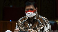 Airlangga memastikan kebijakan kesehatan akan diprioritaskan paling tinggi di tahun 2020 dan 2021.