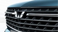 Dari segi desain, Wuling Victory hadir dengan bentuk yang sporty ala mobil SUV. Bagian depan mobil ini dibalut grille besar berbentuk heksagonal. Di atas atas grille, menempel logo baru Wuling dengan kelir silver. Kluster lampu DRL yang tajam dan tipis, sedangkan lampu kabut terlihat menggunakan empat LED berbentuk kotak di tiap sisinya. Foto: GM Authority