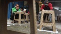 Makan siang gratis tersebut bisa dinikmati oleh siapapun selama mengikuti syarat, yakni mengenakan masker.