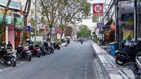 Jalanan di Denpasar hingga Kuta terbilang ramai oleh warga lokal. Suasana sepi begitu terasa, apalagi di pusat keramaian (Ahmad Masaul/detikcom)
