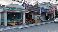 Jalanan lengang di Kuta yang biasa dipadati bule dan wisatawan (Ahmad Masaul/detikcom)