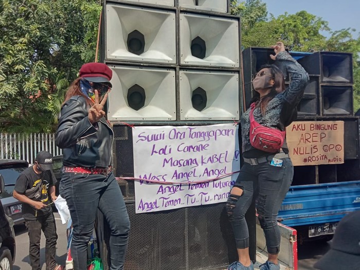 demo pekerja seni