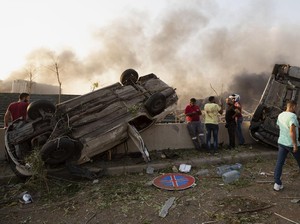 Hancur, Mobil-mobil Ini Jadi Saksi Bisu Dahsyatnya Ledakan di Lebanon
