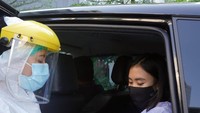 PT Prodia Widyahusada Tbk resmi memperkenalkan layanan terbaru yakni Prodia In Your Car. Layanan Prodia In Your Car memungkinkan pengambilan sampel darah dilakukan dalam mobil pelanggan. Foto: dok. Prodia