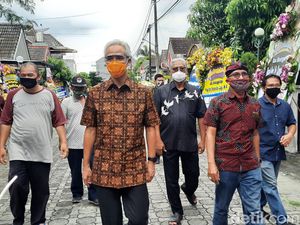 Ganjar Kenang Prof Cornelis Lay, Guru yang Mendorongnya Berpolitik