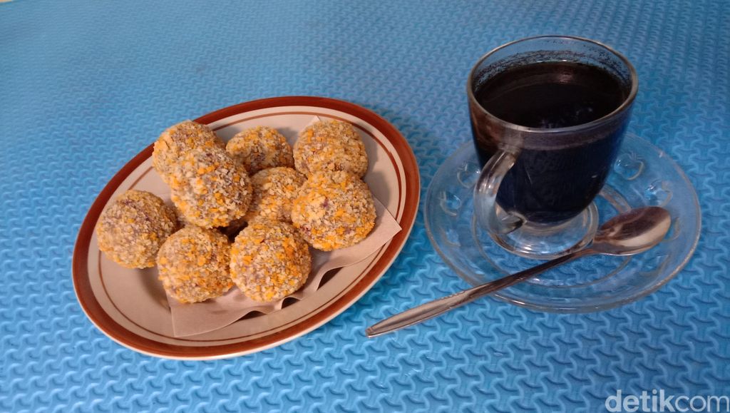 Mau Beli Gadis Manis dari Kudus Ini Jual Getuk Tengu yang Mau Beli Gadis Manis dari Kudus Ini Jual Getuk Tengu yang