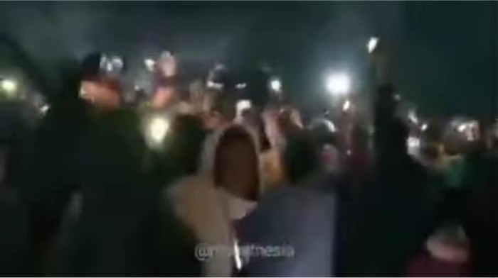 Video viral pendaki dugem di Gunung Rinjani.