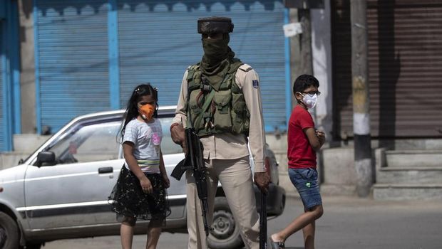 India lakukan perbatasan dan jam malam di wilayah Kashmir