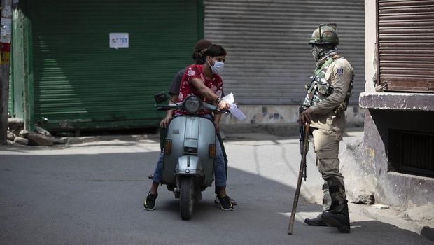 India lakukan perbatasan dan jam malam di wilayah Kashmir