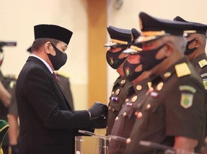 Jaksa Agung Lantik Sesjampidum dan 5 Kajati, Ada Nama Eks Deputi KPK