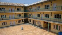 Namun kegembiraan anak-anak Kashmir tidak bertahan lama karena setelah itu sekolah kembali ditutup akibat pandemi COVID-19.  