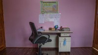 Jika di sebagian negara, kelas online bisa menjadi solusi belajar, anak-anak Kashmir sulit untuk memiliki kesempatan itu.  
