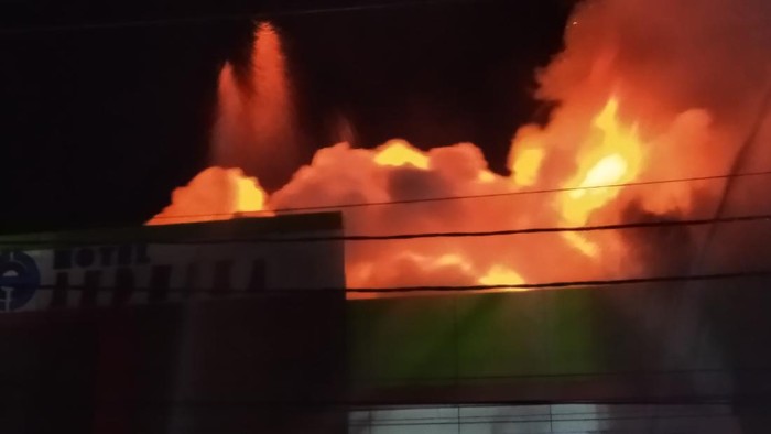 Kebakaran Rumah di Kawasan Padat Penduduk