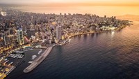 Kota Beirut yang cantik tengah berduka. Ledakan dahsyat yang diduga bersumber dari senyawa amonium nitrat memporak-porandakan kota ini pada Rabu (5/8). (Getty Images/iStockphoto/rakkaustv)