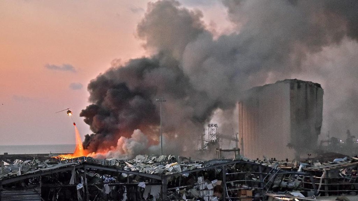Ledakan terjadi di Beirut, ibu kota Lebanon, Selasa (4/8) waktu setempat. (Foto: AFP/STR)