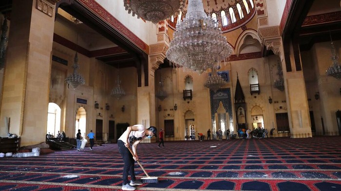 Masjid-Gereja Jadi Korban Ledakan di Lebanon Sejumlah rumah ibadah di Beirut, Lebanon, rusak akibat ledakan besar. Kerusakan imbas ledakan itu pun cukup berat.