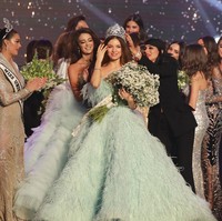 Sebagai Miss Universe Lebanon, Maya Reaidy pun ikut berduka mendalam atas apa yang menimpa negerinya Selasa (4/8/2020). Ledakan besar yang terjadi di Beirut menghancurkan hampir setengah kota tersebut. Ratusan korban jiwa meninggal dunia. Pray, donate, help🙏 #prayforlebanon #pray #for #beirut, tulis Maya di akun Instagramnya. Foto: Dok. AFP