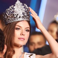 Maya Reaidy terpilih sebagai Miss Universe Lebanon pada 30 September 2018. Gelarnya sebagai Miss Universe Lebanon hingga kini masih disandangnya karena pada 2019 hingga kini tak ada gelaran Miss Universe di negerinya. Foto: Dok. AFP