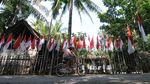 Warga Klaten Ini Pasang 75 Bendera Merah Putih di Rumahnya
