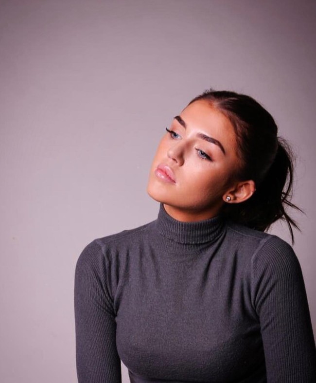 Tampaknya Missy juga akan melebarkan sayap dengan membintangi reality show. Beberapa waktu lalu, Ronan Keating sempat memberi sinyal bahwa sulung dari lima bersaudara itu akan menjadi bintang Love Island. Foto: Instagram @missyykeating